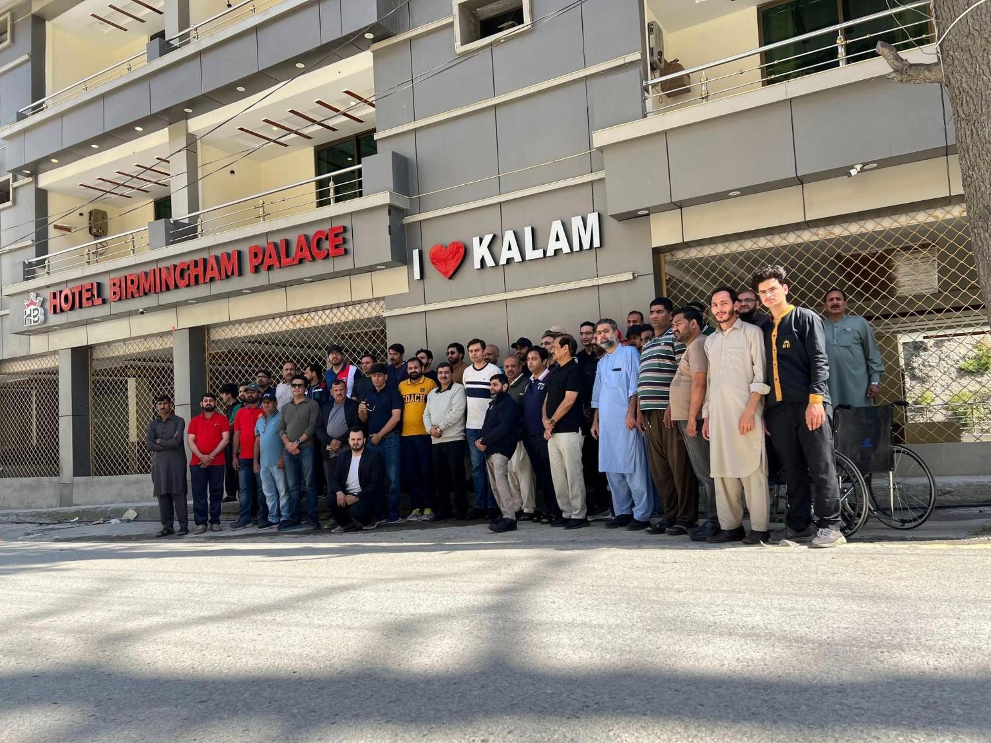 Hotel Birmingham Palace Kalam By Khan Familia Bagian luar foto