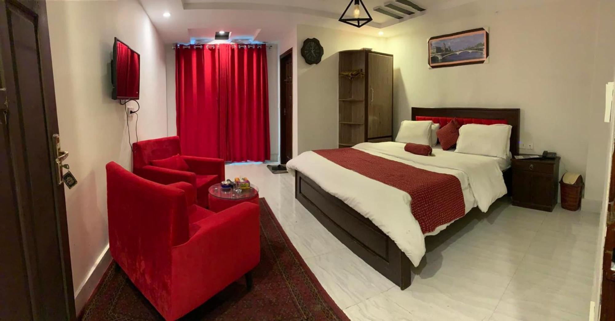 Hotel Birmingham Palace Kalam By Khan Familia Bagian luar foto