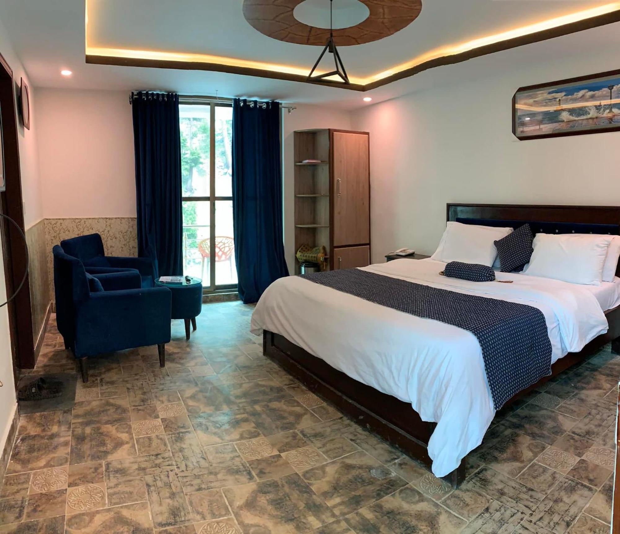 Hotel Birmingham Palace Kalam By Khan Familia Bagian luar foto