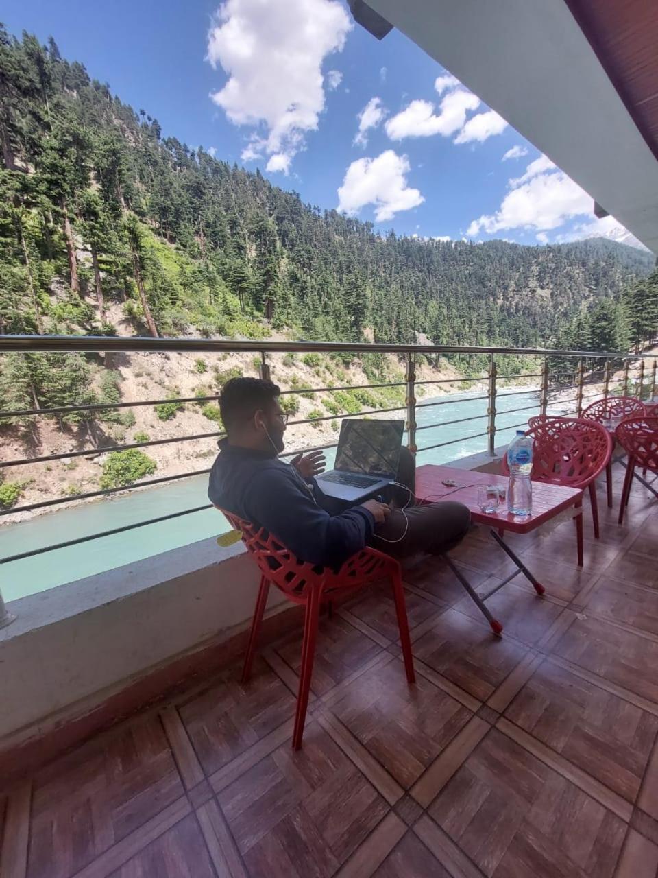 Hotel Birmingham Palace Kalam By Khan Familia Bagian luar foto