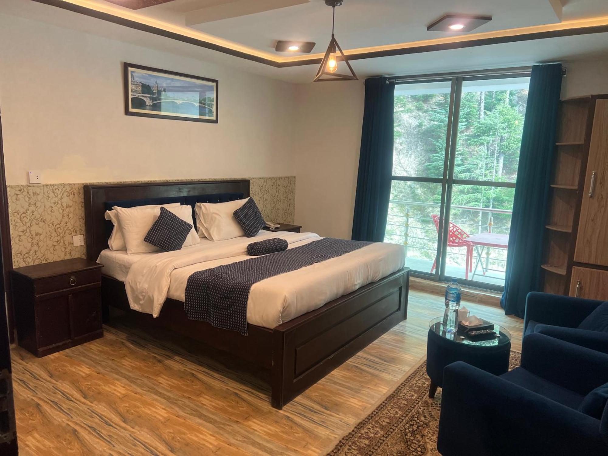 Hotel Birmingham Palace Kalam By Khan Familia Bagian luar foto