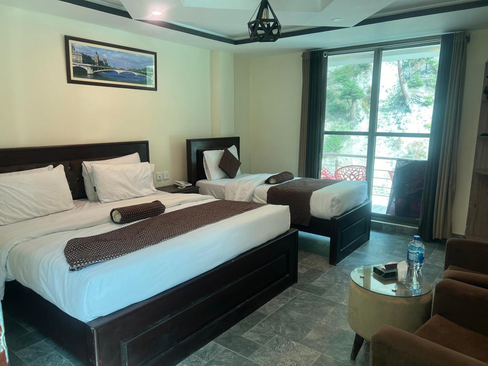 Hotel Birmingham Palace Kalam By Khan Familia Bagian luar foto